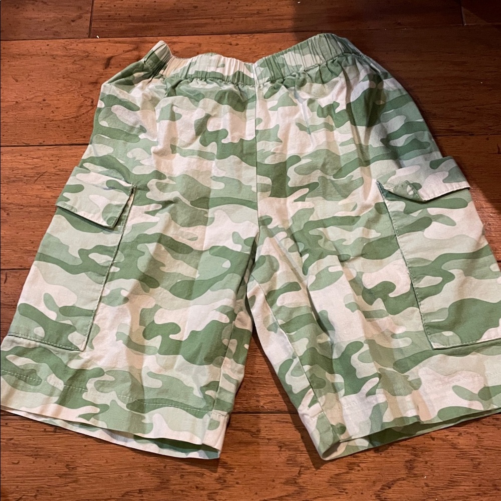 Hannah Kate Green Camouflage Cargo Shorts
